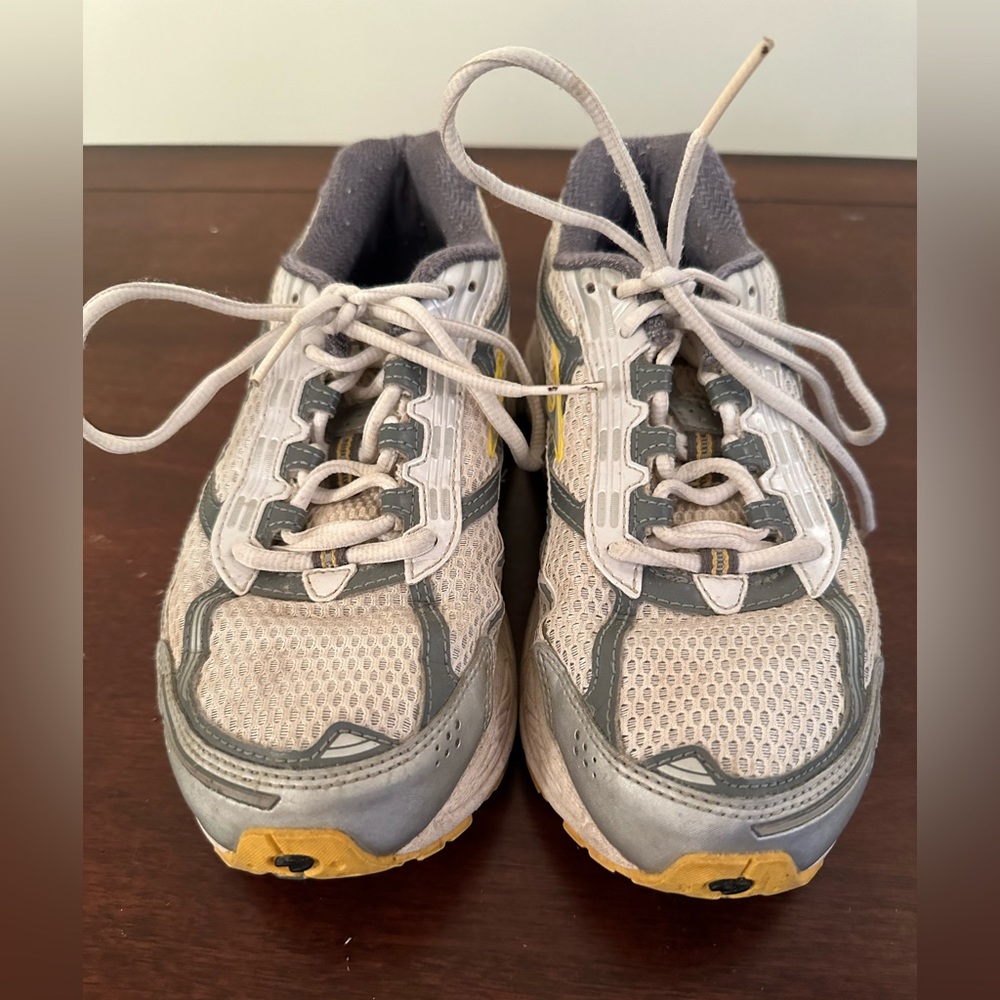Brooks Mogo Sneakers Women’s Size 8 Extra Wide *Require Insoles*